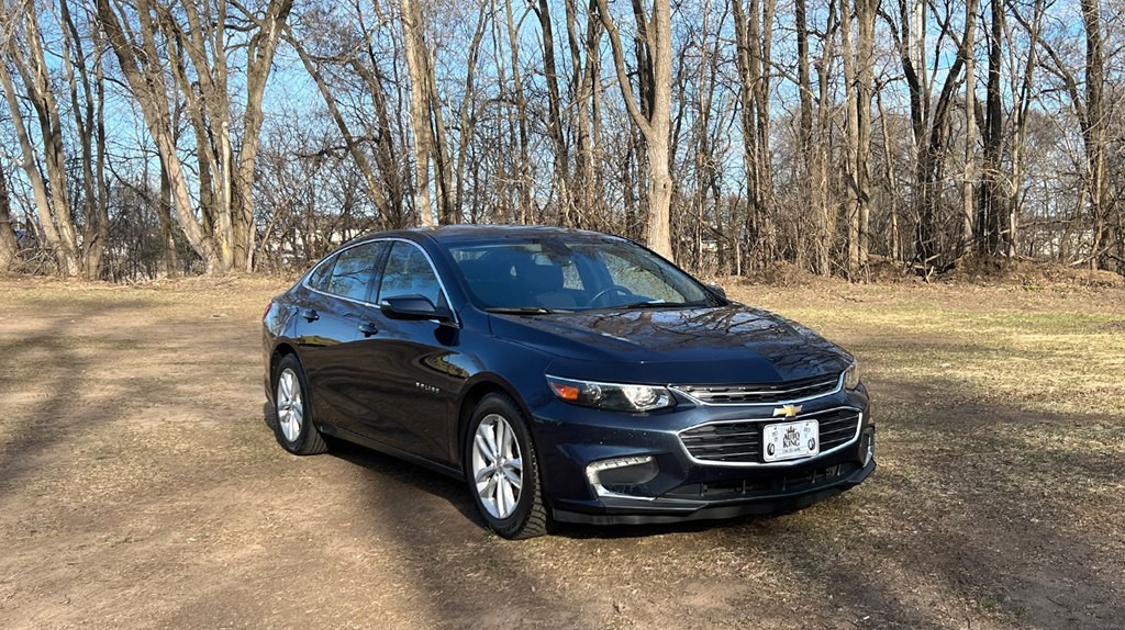 2017 Chevrolet Malibu Image 1