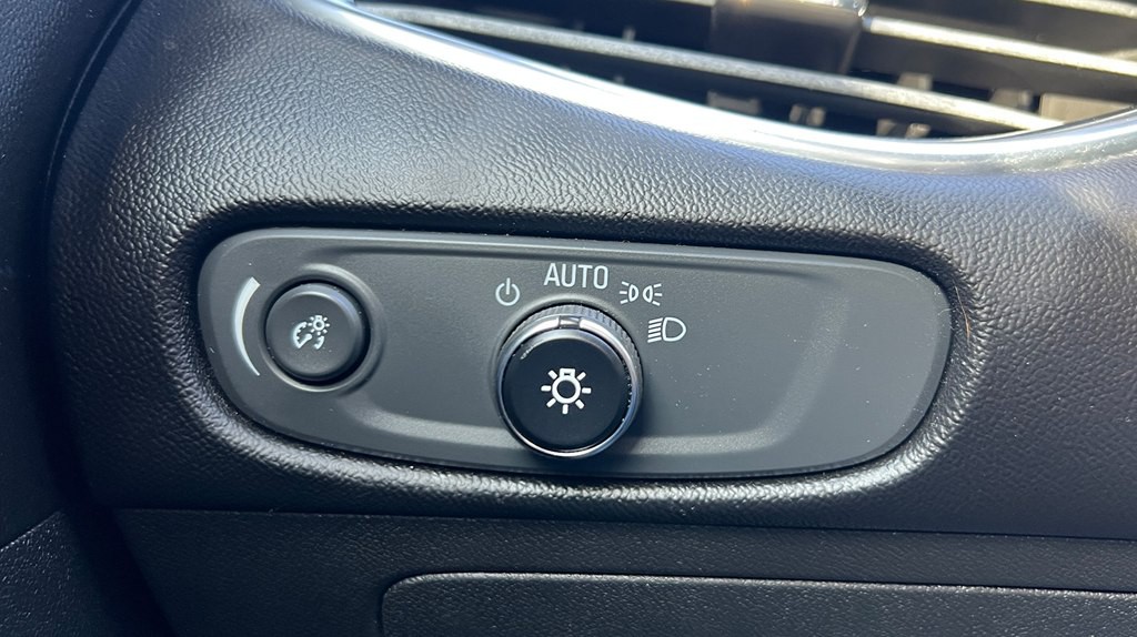 2017 Chevrolet Malibu Image 19