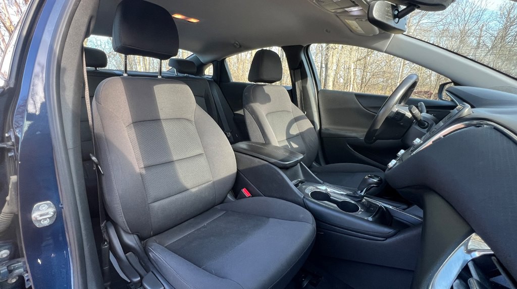 2017 Chevrolet Malibu Image 20