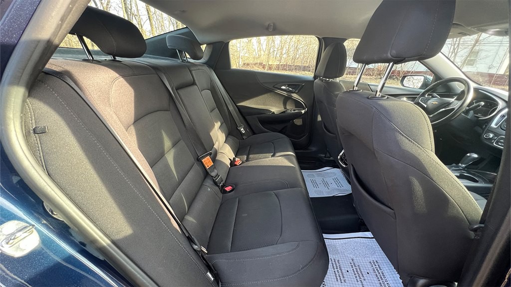 2017 Chevrolet Malibu Image 21