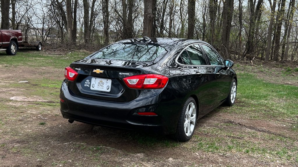2017 Chevrolet Cruze Image 3