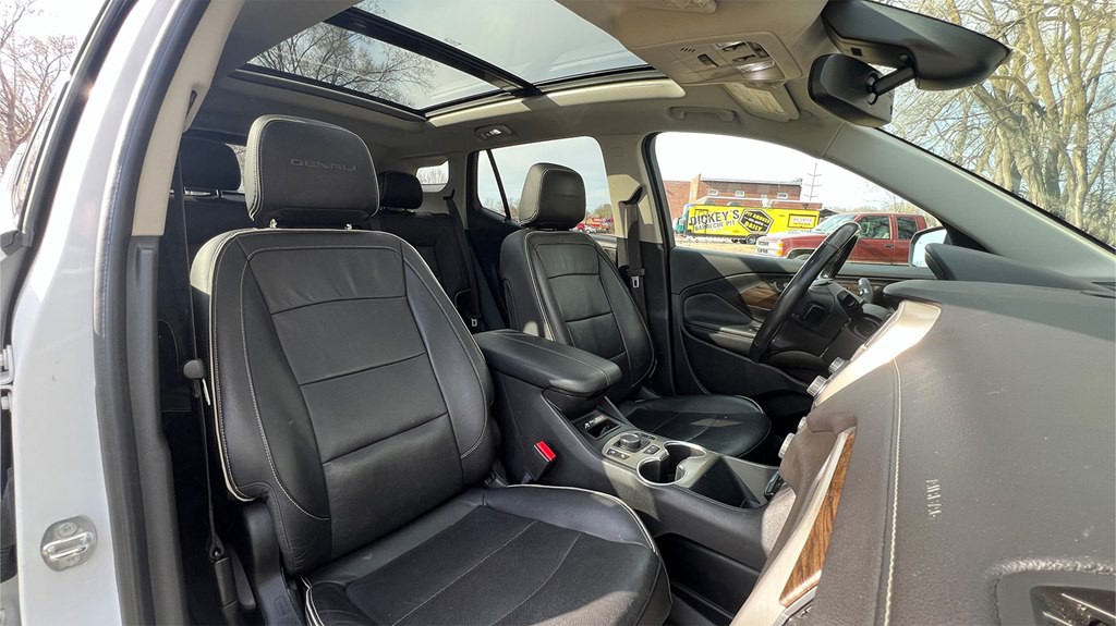 2020 GMC Terrain Image 22