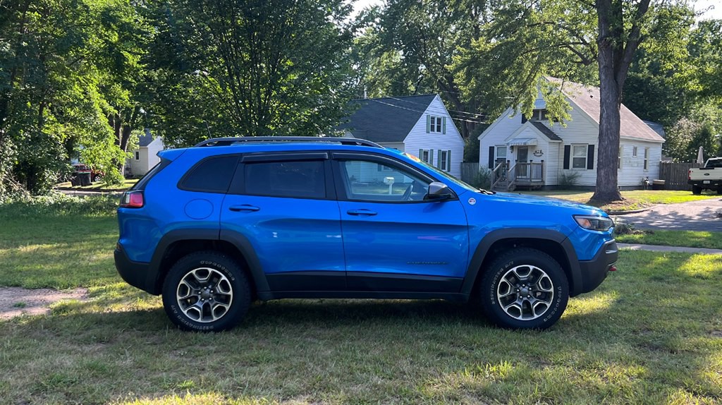 2020 Jeep Cherokee Image 2