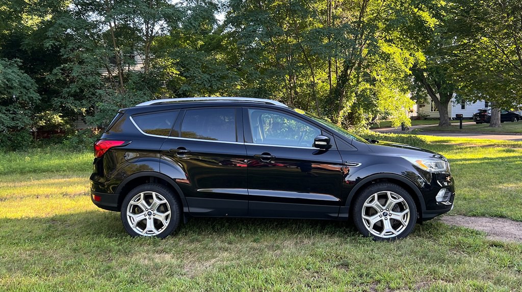 2019 Ford Escape Image 2