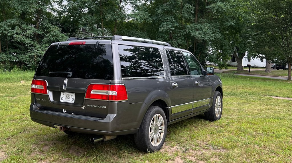 2013 Lincoln Navigator Image 3
