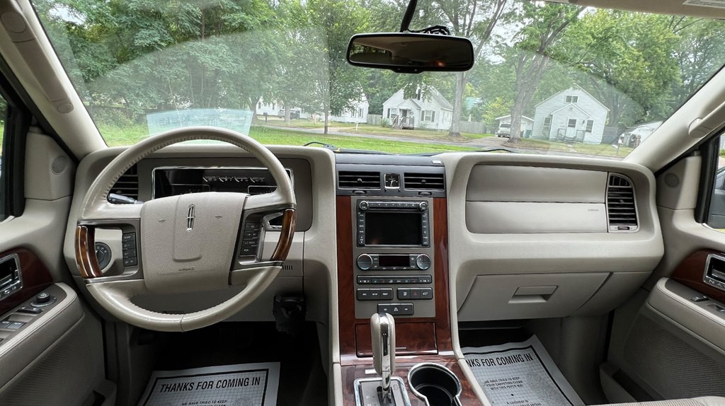 2013 Lincoln Navigator Image 10