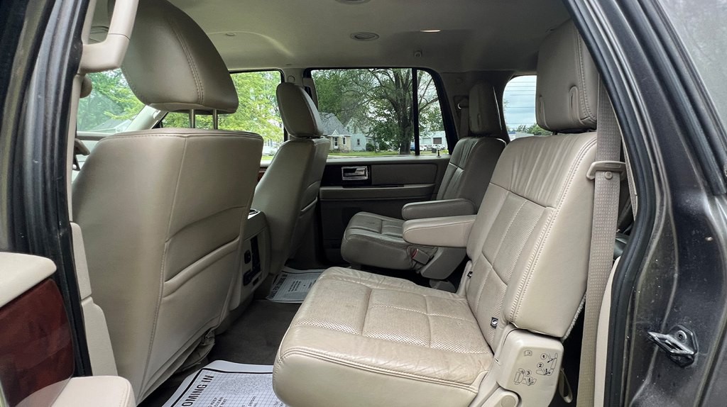 2013 Lincoln Navigator Image 20