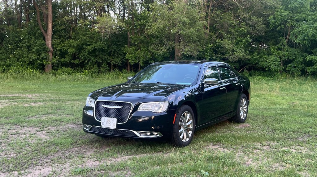 2020 Chrysler 300 Image 7