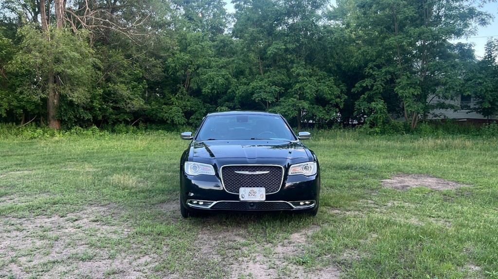 2020 Chrysler 300 Image 8
