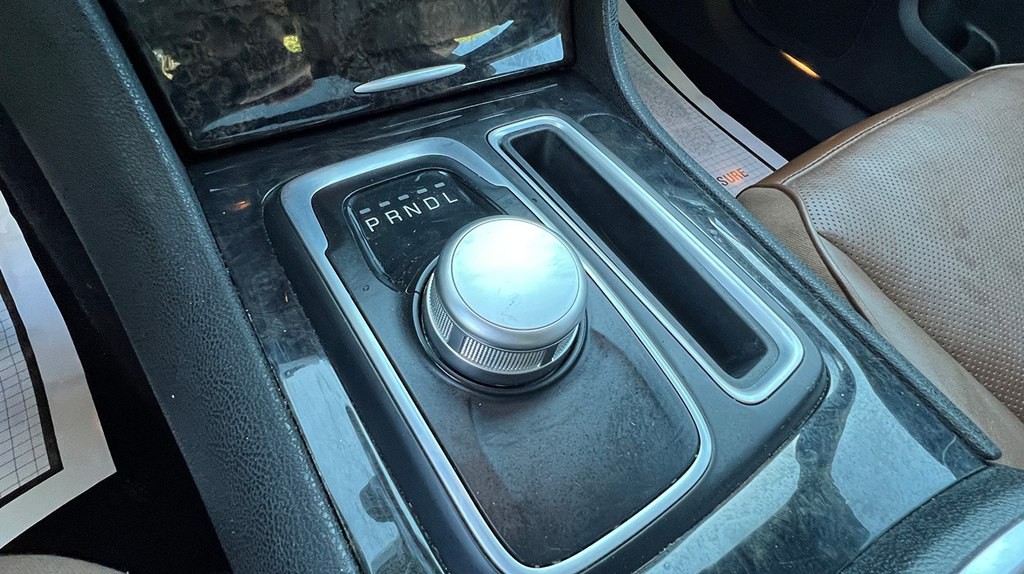 2020 Chrysler 300 Image 16