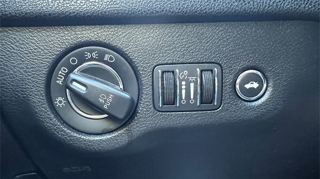 2020 Chrysler 300 Image 17