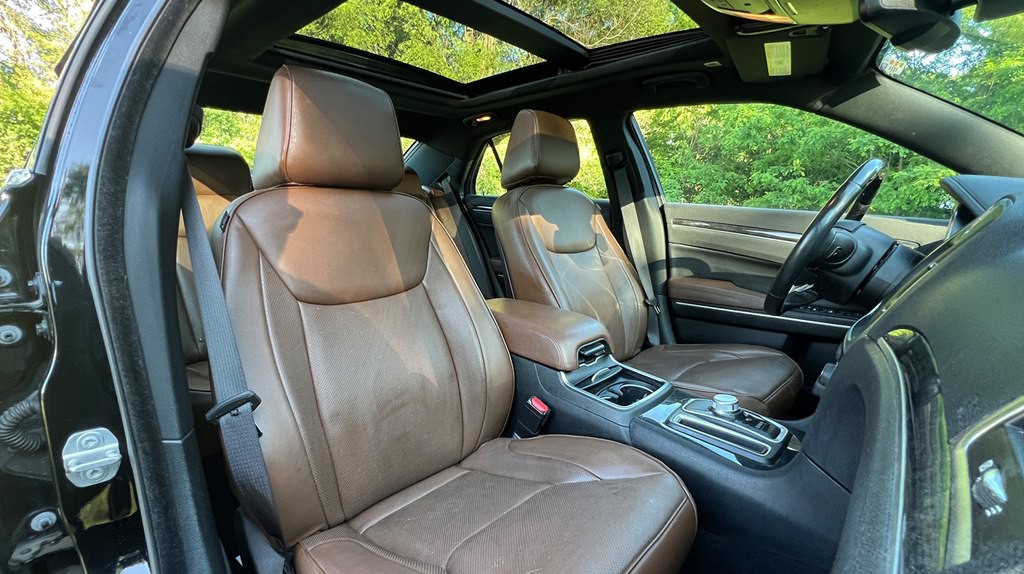 2020 Chrysler 300 Image 19