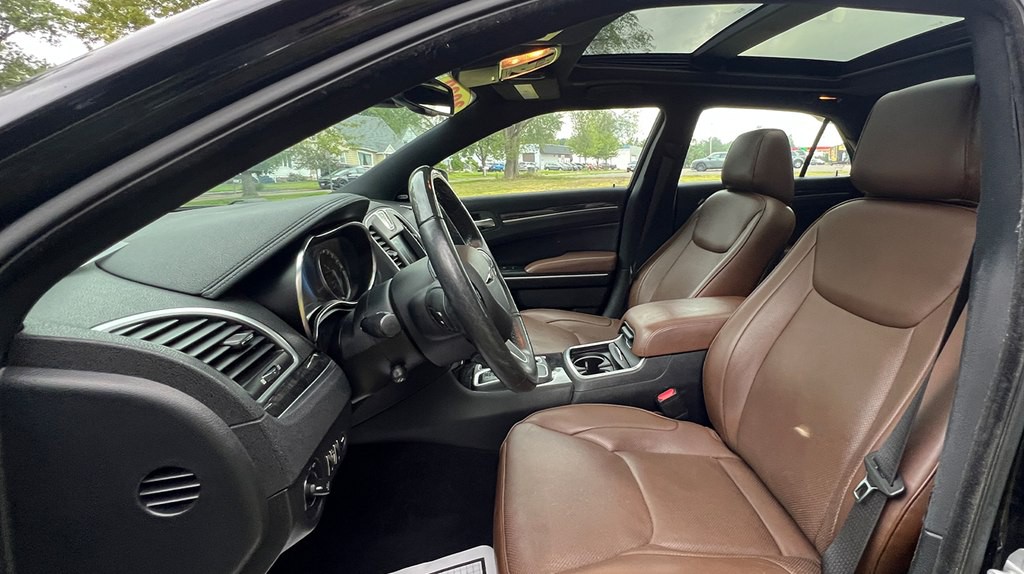 2020 Chrysler 300 Image 10