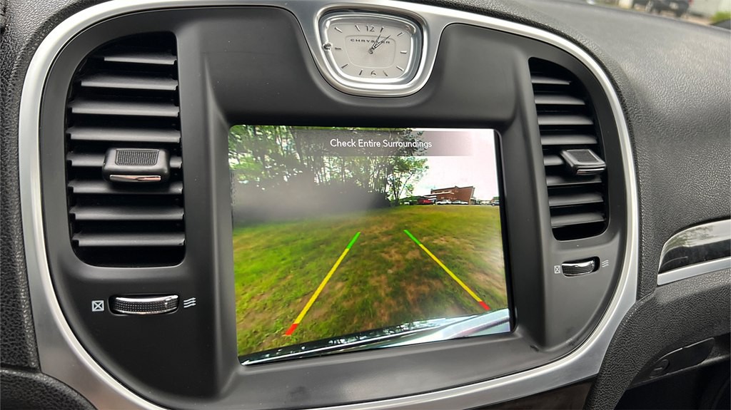 2020 Chrysler 300 Image 18