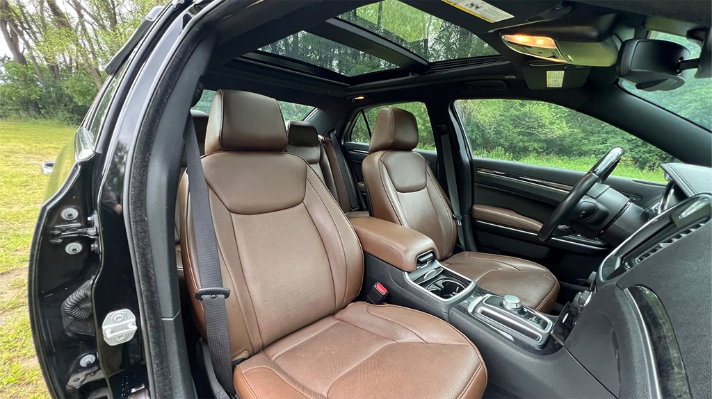 2020 Chrysler 300 Image 22