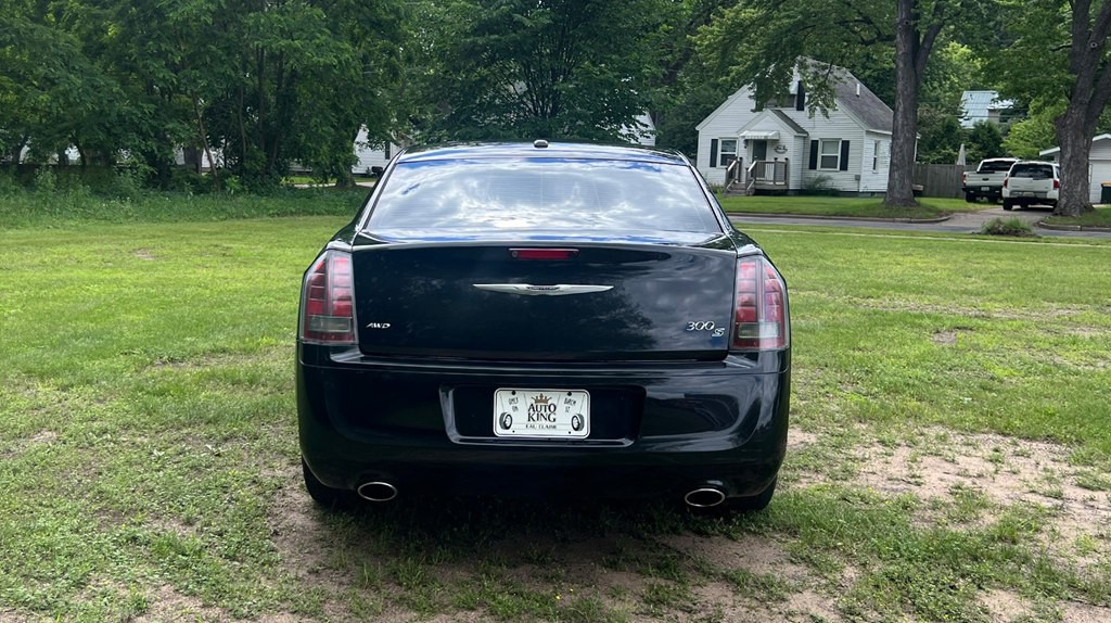 2014 Chrysler 300 Image 4