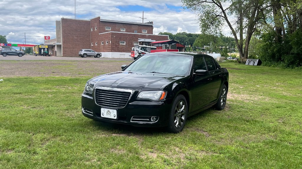 2014 Chrysler 300 Image 7