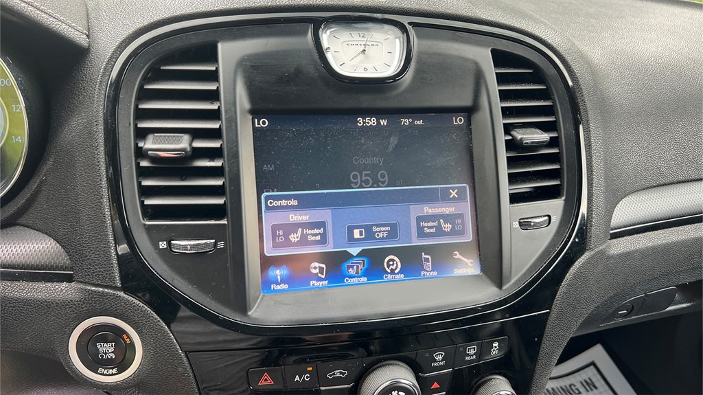 2014 Chrysler 300 Image 14
