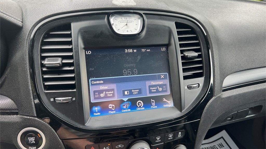 2014 Chrysler 300 Image 15