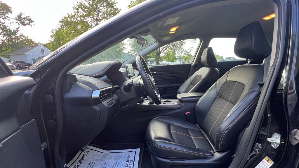2022 Nissan Altima Image 10