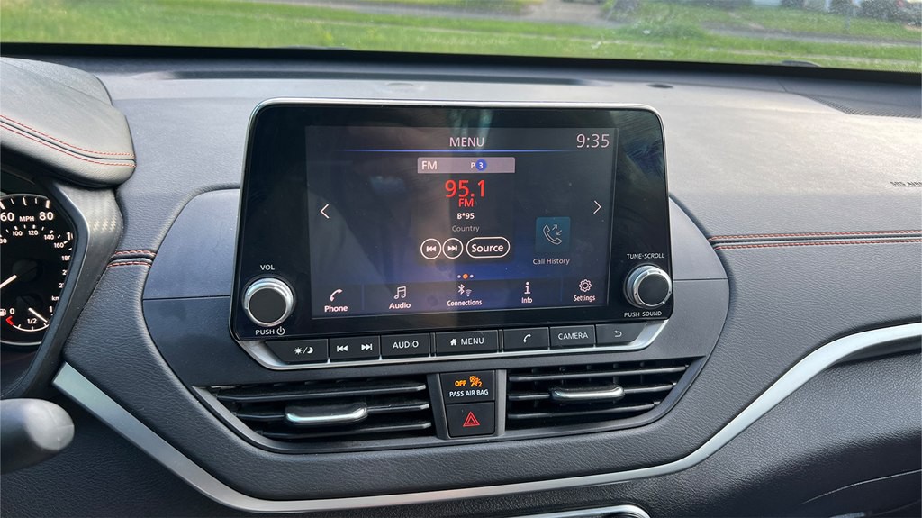 2022 Nissan Altima Image 14