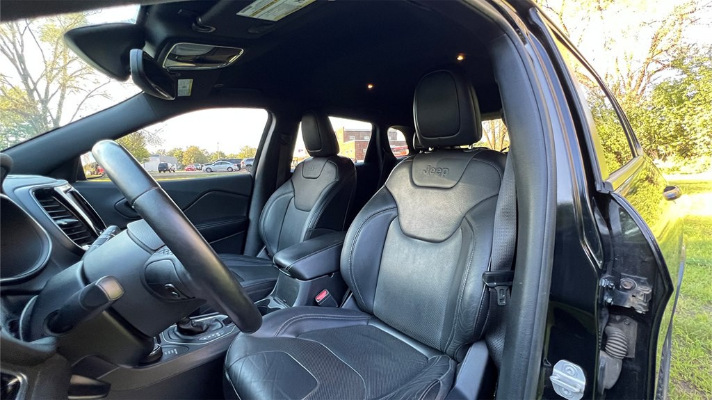 2019 Jeep Cherokee Image 9