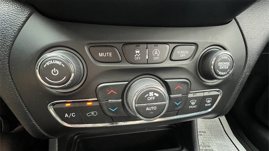 2019 Jeep Cherokee Image 17