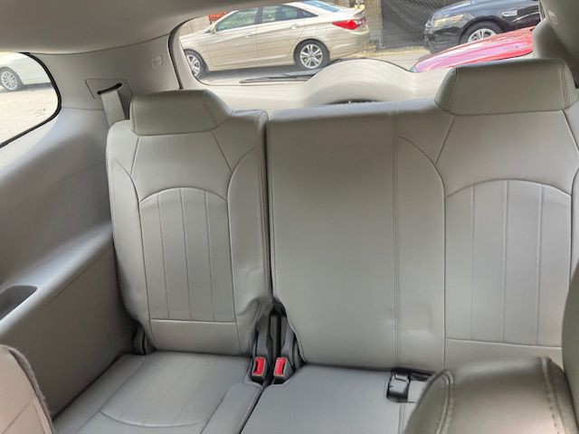 2015 Buick Enclave Image 16