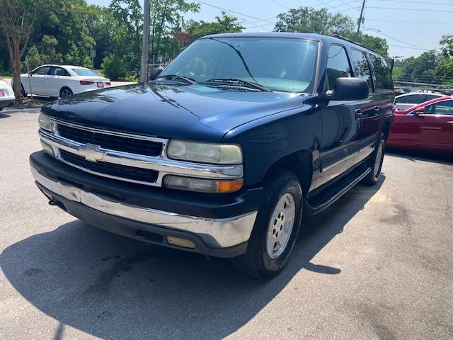 2004 Chevrolet Suburban Image 1