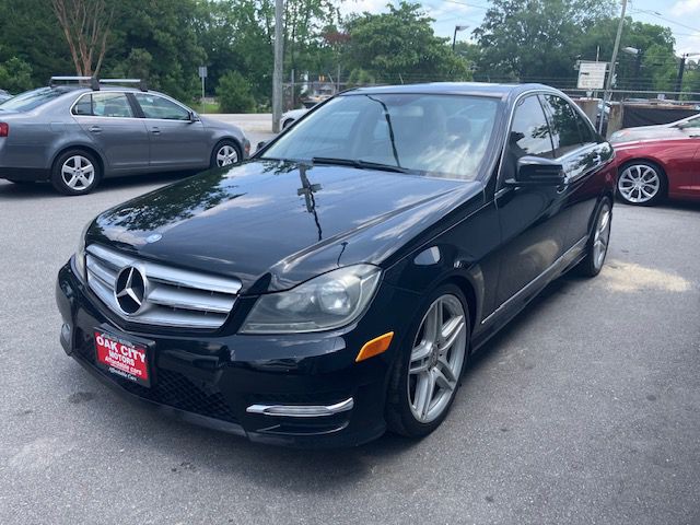 2013 Mercedes-Benz C-Class Image 2