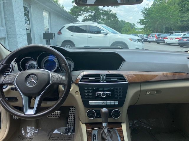 2013 Mercedes-Benz C-Class Image 16