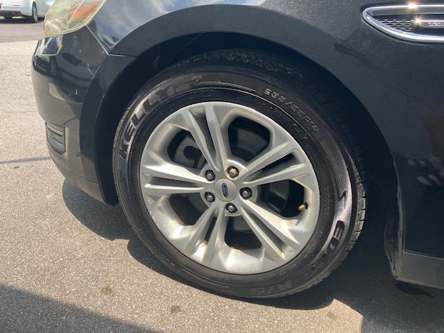 2014 Ford Taurus Image 21
