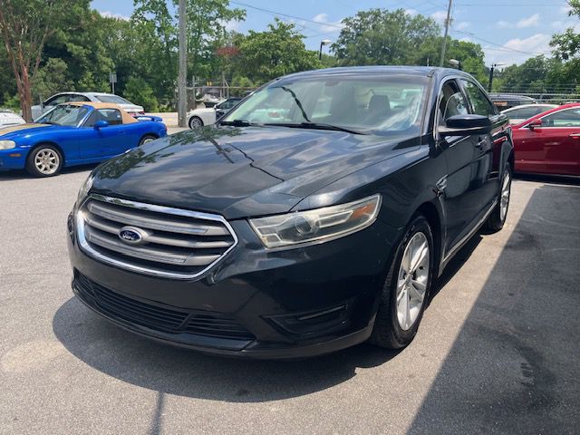 2014 Ford Taurus Image 2