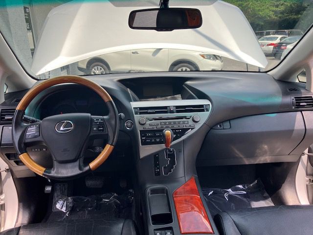2011 Lexus RX Image 16