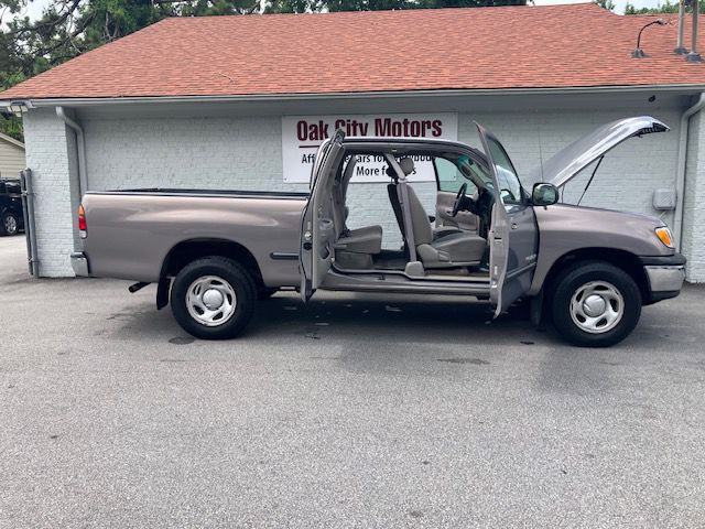 2002 Toyota Tundra Image 10