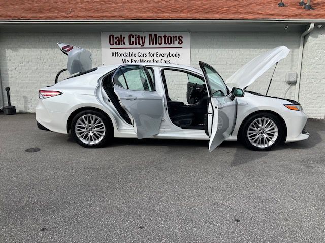 2019 Toyota Camry Image 9