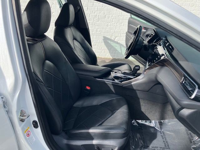 2019 Toyota Camry Image 11