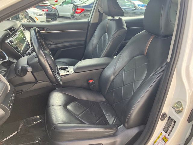 2019 Toyota Camry Image 16
