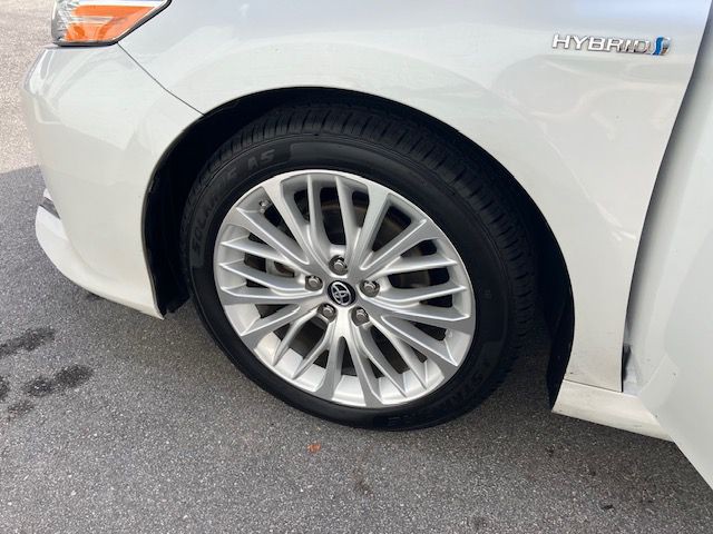 2019 Toyota Camry Image 19