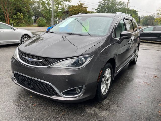 2017 Chrysler Pacifica Image 2