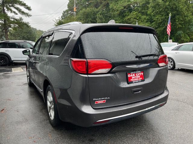 2017 Chrysler Pacifica Image 7