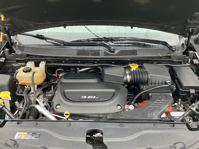 2017 Chrysler Pacifica Image 8