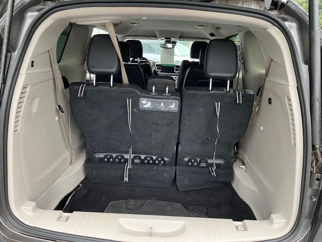 2017 Chrysler Pacifica Image 14