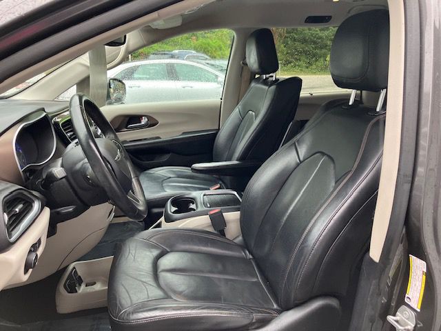 2017 Chrysler Pacifica Image 17