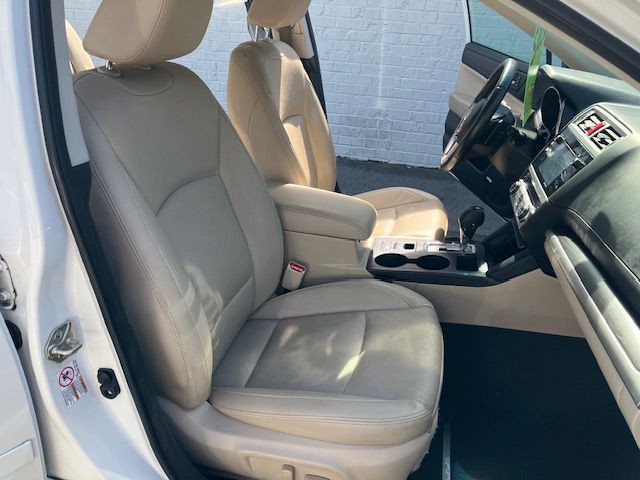 2017 Subaru Legacy Image 11