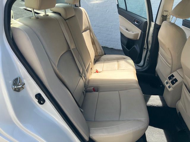 2017 Subaru Legacy Image 12