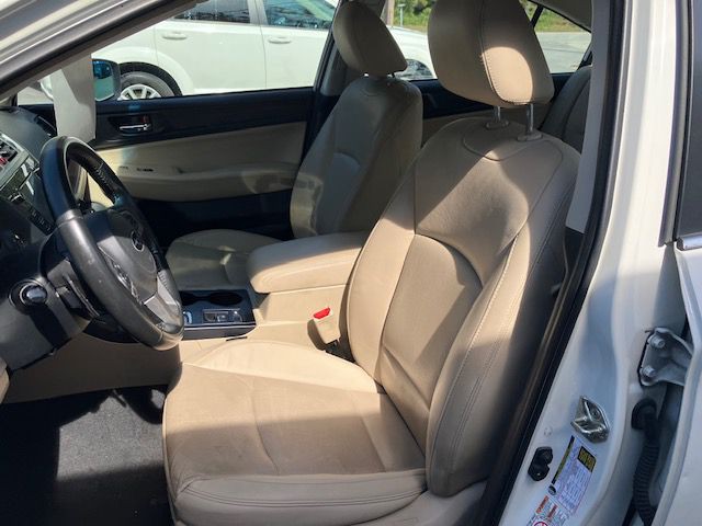 2017 Subaru Legacy Image 16