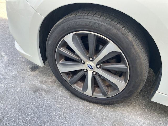 2017 Subaru Legacy Image 21