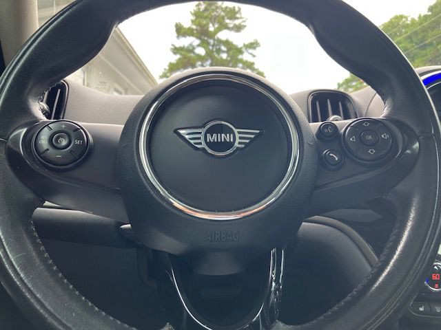 2019 MINI Cooper Image 18