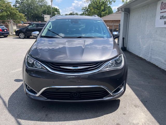 2018 Chrysler Pacifica Image 3